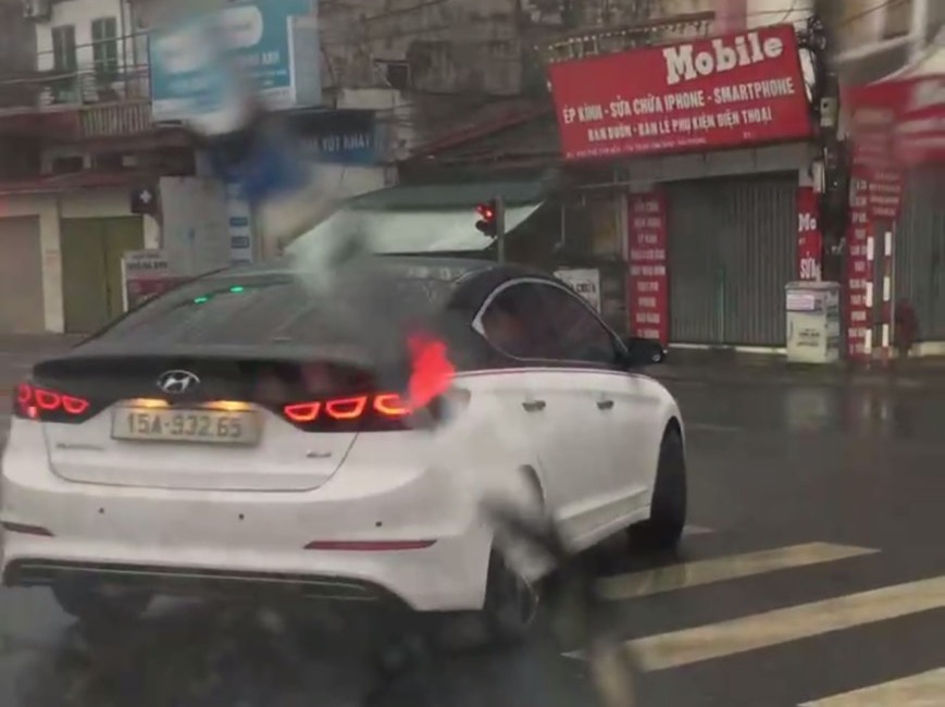 Công an huyện Vĩnh Bảo tước giấy phép lái xe và phạt vi phạm hành chính một trường hợp vi phạm trật tự an toàn giao thông